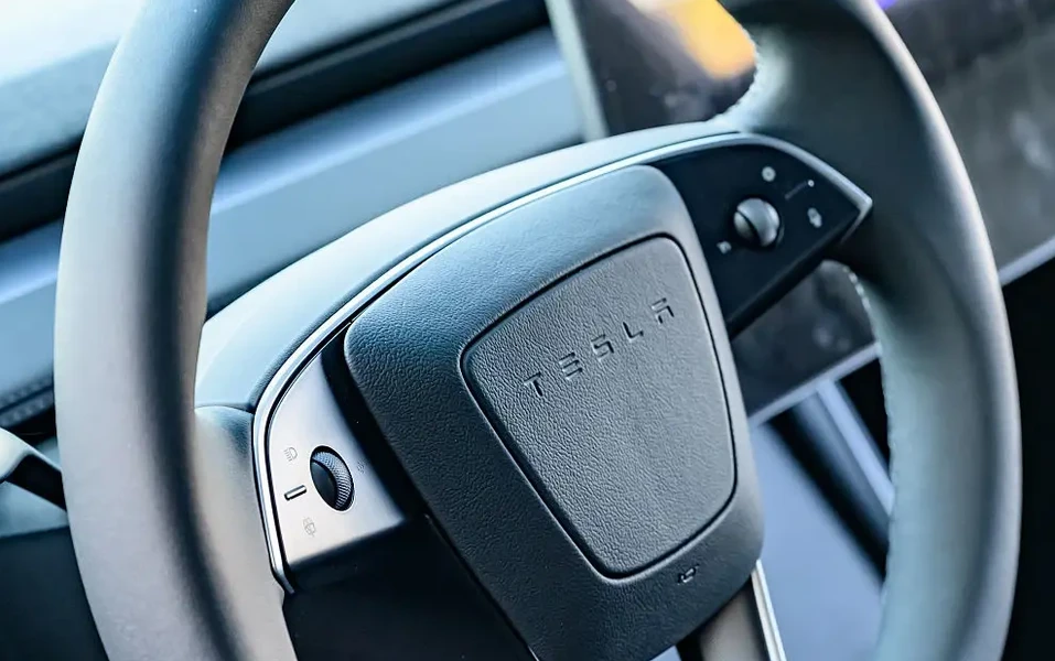 Dylan Carter's Fatal Tesla Crash Is Evidence In The Fixed-Object Pattern